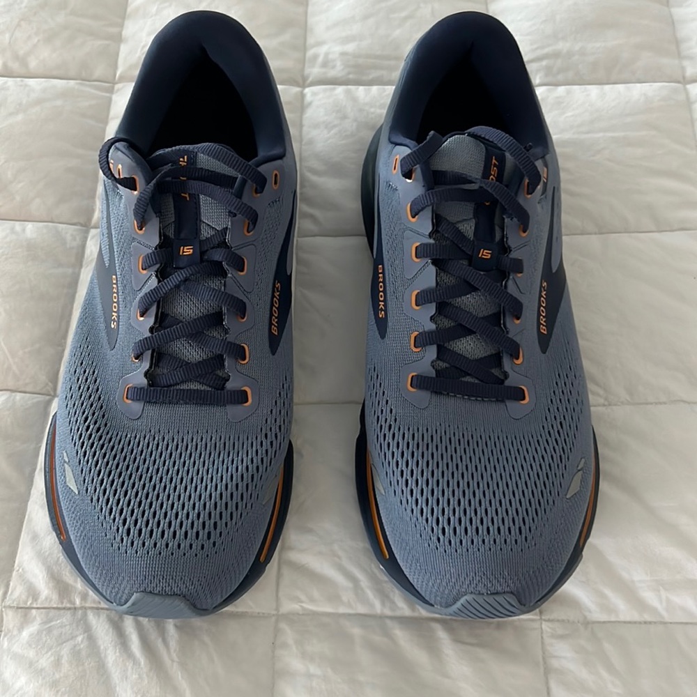 Mens Brooks Ghost Running Shoes size 11.5 Perfect and like new condition